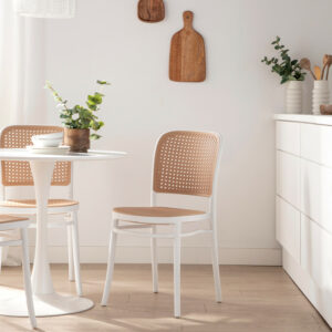 La silla de comedor Bilma se trata de un diseño atemporal perfecto para aquellos hogares con un estilo más vintage. De líneas uniformes