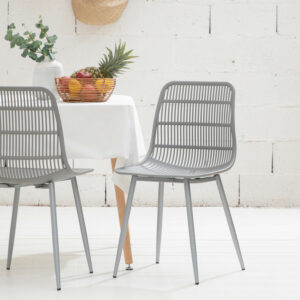 La silla de comedor Zoe es una opción perfecta para los que buscan un diseño de tendencia polivalente ideal para comedor