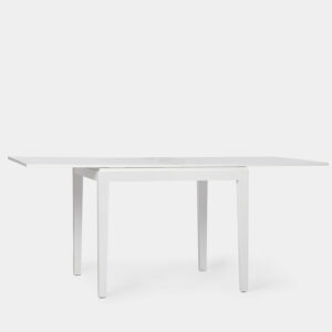 La mesa de comedor cuadrada extensible Dina en madera color blanco es perfecta para salones