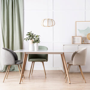 La mesa de comedor rectangular Laok es de estilo nórdico y minimalista. Se convierte en la elección segura si eres un apasionado del diseño escandinavo. De líneas rectas