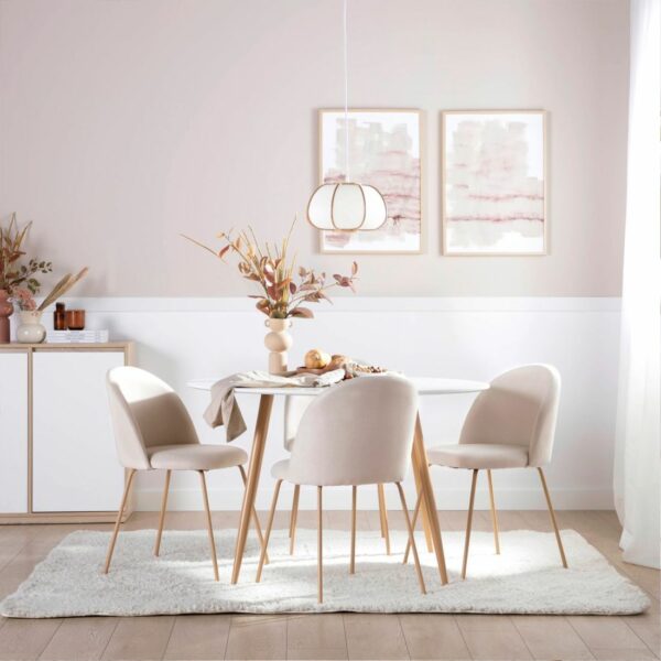 esta mesa se convierte en la protagonista de tu salón comedor. Es muy acogedora y se convierte en la mesa ideal para espacios reducidos.
