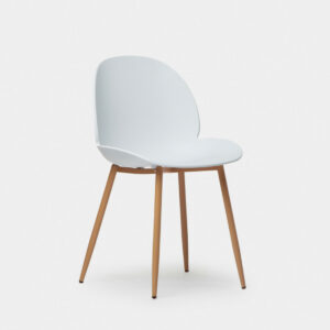 La silla de comedor Ceilan con pata metálica efecto madera es uno de los diseños más originales y polivalentes de nuestro catálogo. Debido a su respaldo fabricado en polipropileno