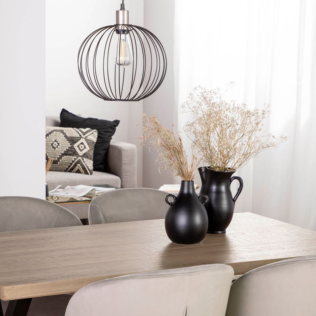 Mesa-de-comedor-rectangular-135-efecto-madera-con-pata-metalica-negra-Parks-3