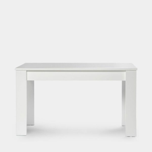la convierte en un básico ideal para cualquier salón comedor
