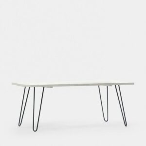 La mesa de centro rectangular Brena fabricada en madera reciclada representa con personalidad el upcycling