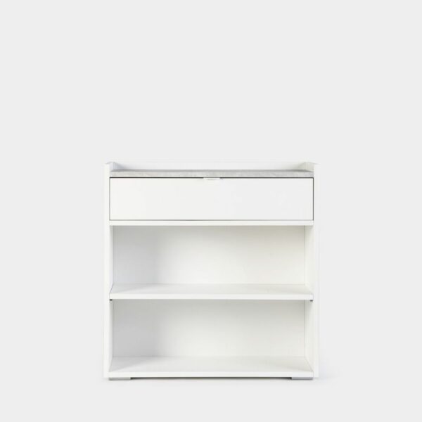 como las llaves o la correspondencia. Además dispone de una balda ideal para poder almacenar tus accesorios o libros. Tiene mucha capacidad.