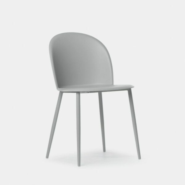 La silla de comedor Clark es una preciosa pieza con respaldo ergonómico fabricada en poliéster y disponible en 3 acabados. Su diseño de líneas sencillas y su facilidad de limpieza lo hace una opción ideal para usar tanto en interior como en exterior. Para mayor durabilidad de la silla