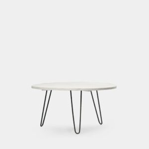 La mesa de centro circular Brena fabricada en madera reciclada representa con personalidad el upcycling