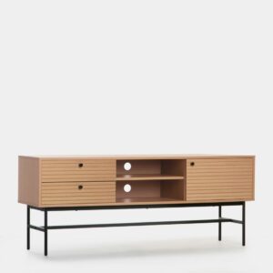 El mueble TV Bremen combina estilo industrial y actualidad. Su acabado en roble y sus patas fabricadas en metal negro le aportan tendencia. Está dotado de dos puertas y cajones en cuyo interior puedes guardar todos tus accesorios multimedia y/o libros que desees. La parte central