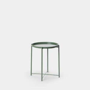 La mesa auxiliar Maika de estilo moderno y minimalista será el complemento ideal de tu decoración. Realizada en metal y lacada en verde es el complemento ideal para tu butaca o salón. Puedes usarla también como una estilosa mesita de noche y darle a tu dormitorio mucha personalidad.