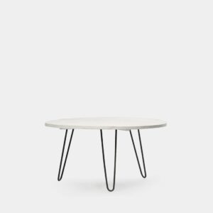 La mesa de centro circular Brena fabricada en madera reciclada representa con personalidad el upcycling