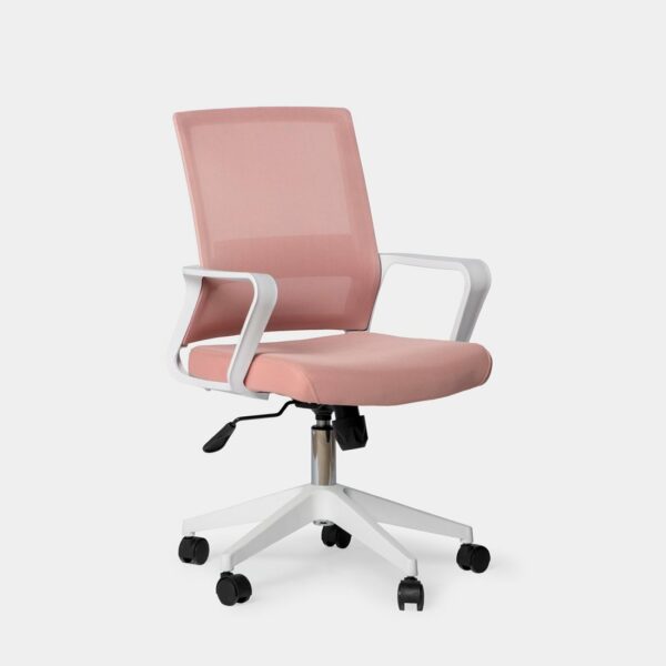 La silla de escritorio Sayla en color rosa es ideal para completar el espacio de trabajo o estudio de tu casa. Se trata de una silla ergonómica que te permitirá trabajar cómodamente durante muchas horas. Cuenta con refuerzo lumbar