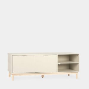 El mueble de TV lacado en color gris perla Elian es la opción ideal para añadir luminosidad y elegancia a tu salón. Su acabado es fácil de limpiar y mantener