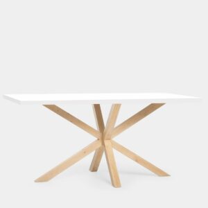 La mesa de comedor rectangular Emerald es la mesa perfecta para aportar elegancia y sofisticación a tu salón