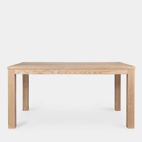 es la opción perfecta para disfrutar de momentos inolvidables con tus seres queridos. Su diseño atemporal la convierte en el complemento ideal para cualquier salón comedor o cocina