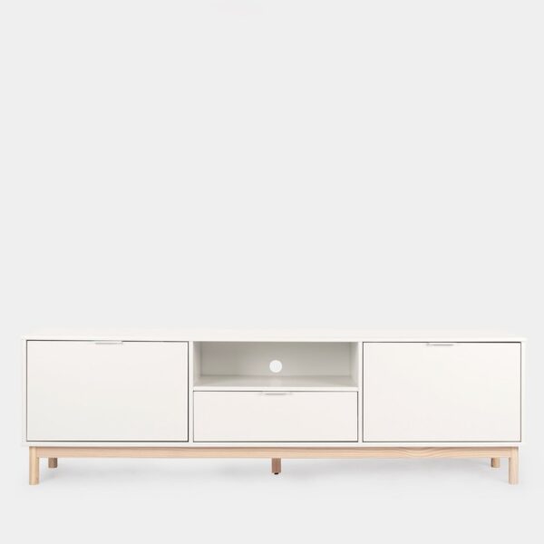 manteniendo tu salón limpio y organizado. Combínalo con otros muebles de la colección para conseguir un look completo y armonioso.