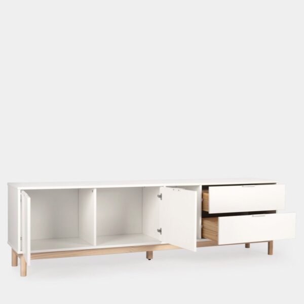 manteniendo tu salón limpio y organizado. Combínalo con otros muebles de la colección para conseguir un look completo y armonioso.